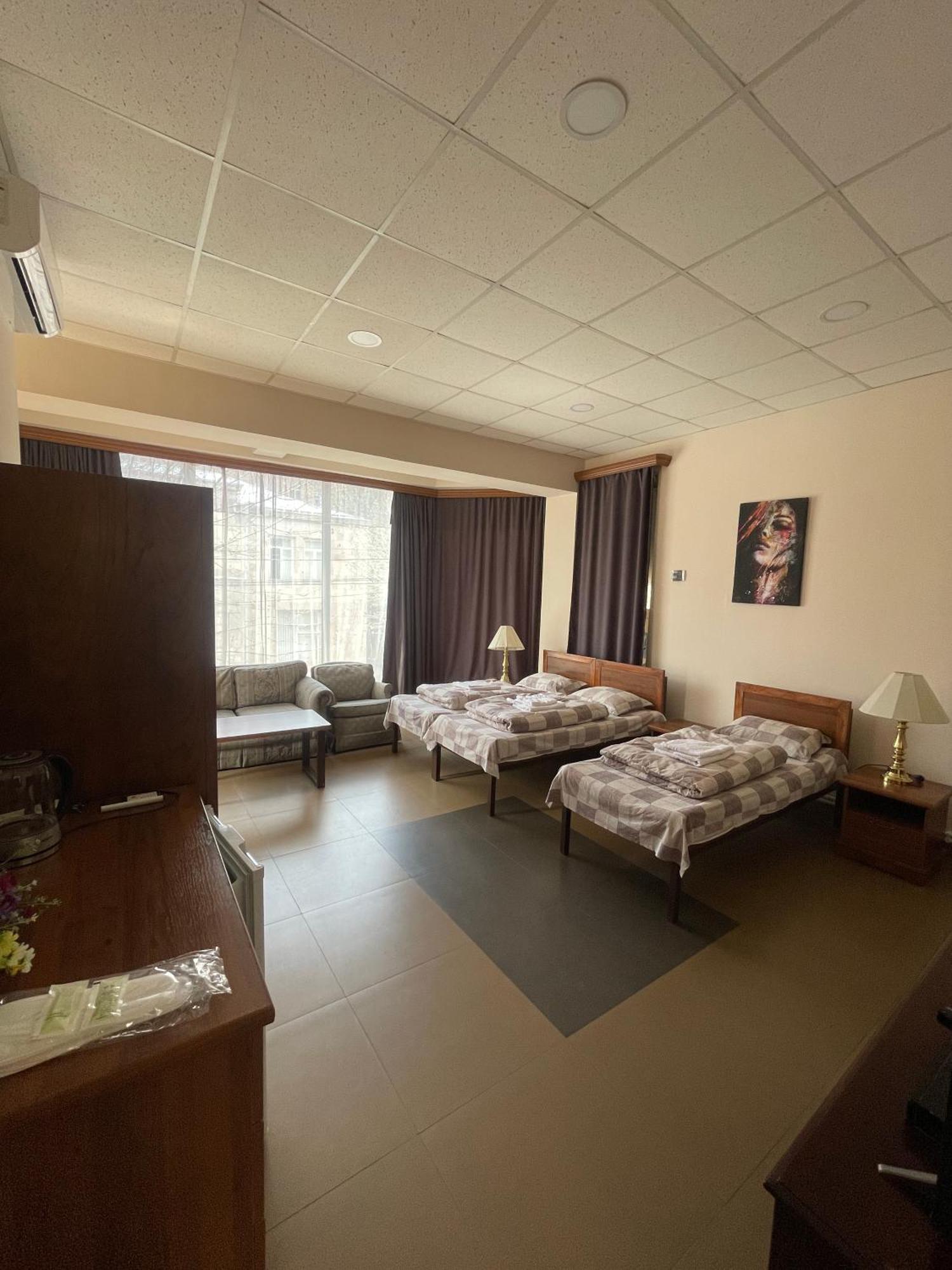 Downtown B&B Vanadzor Bagian luar foto