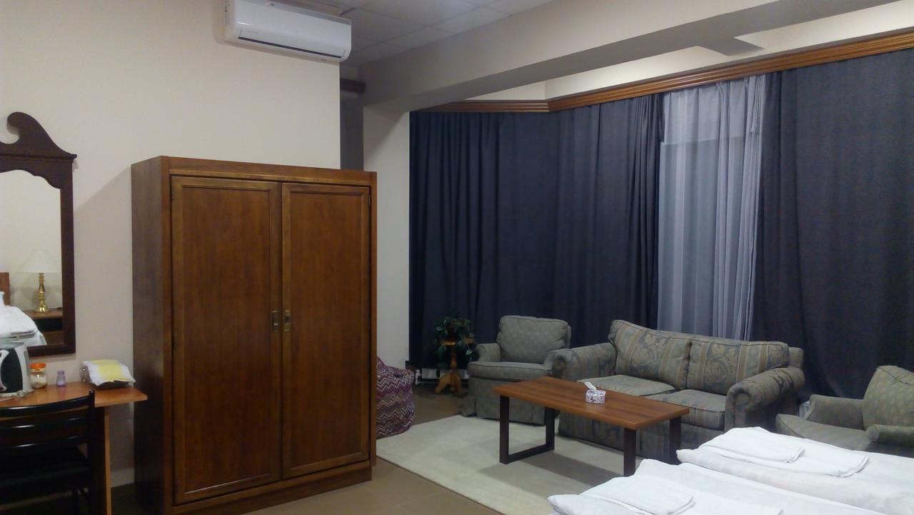 Downtown B&B Vanadzor Bagian luar foto