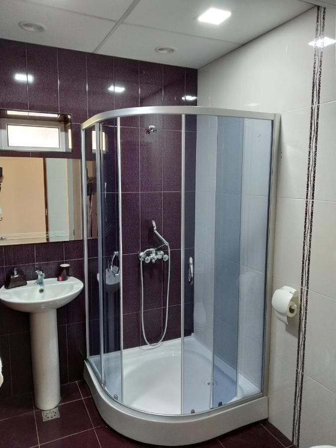 Downtown B&B Vanadzor Bagian luar foto