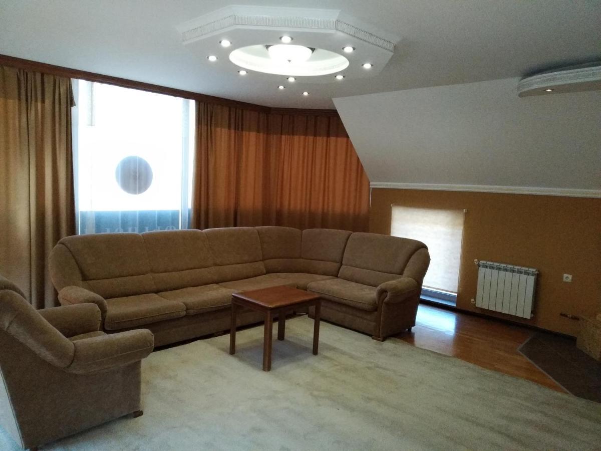 Downtown B&B Vanadzor Bagian luar foto