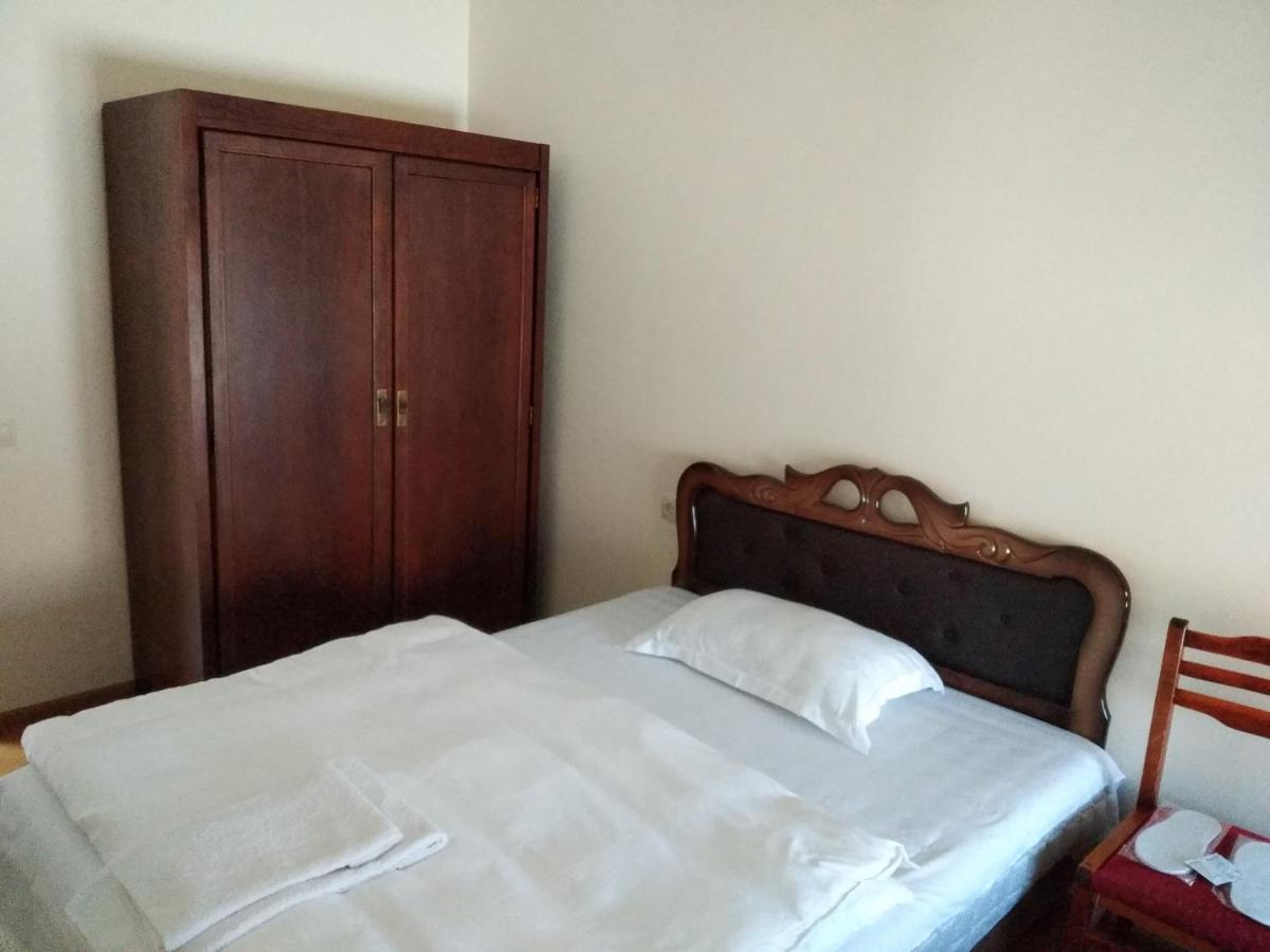 Downtown B&B Vanadzor Bagian luar foto